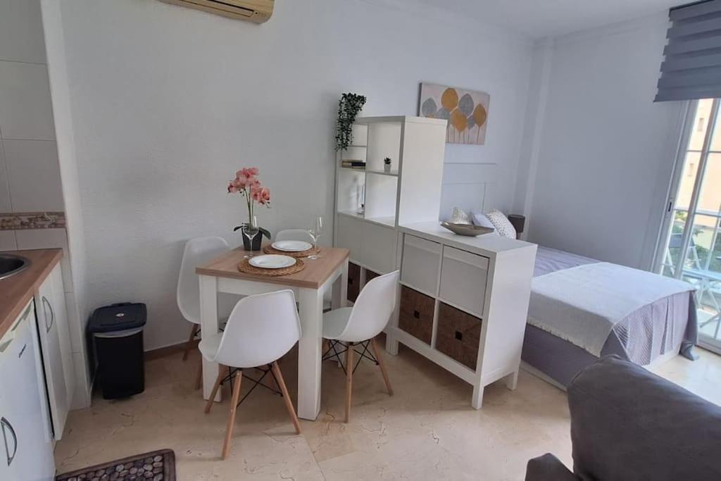 Room City Estepona Estudio Mar 外观 照片